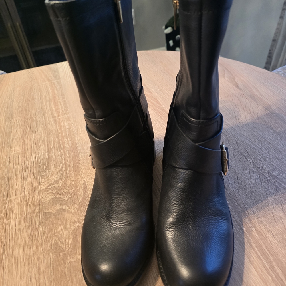 Michael Kors Black And Gold Leather Mid High Booties Size 7-EXCELLENT! - Picture 8 of 16